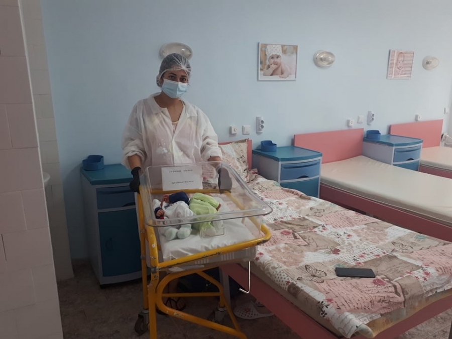 105 бебета са проплакали в МБАЛ-Пазарджик по време на извънредното положение